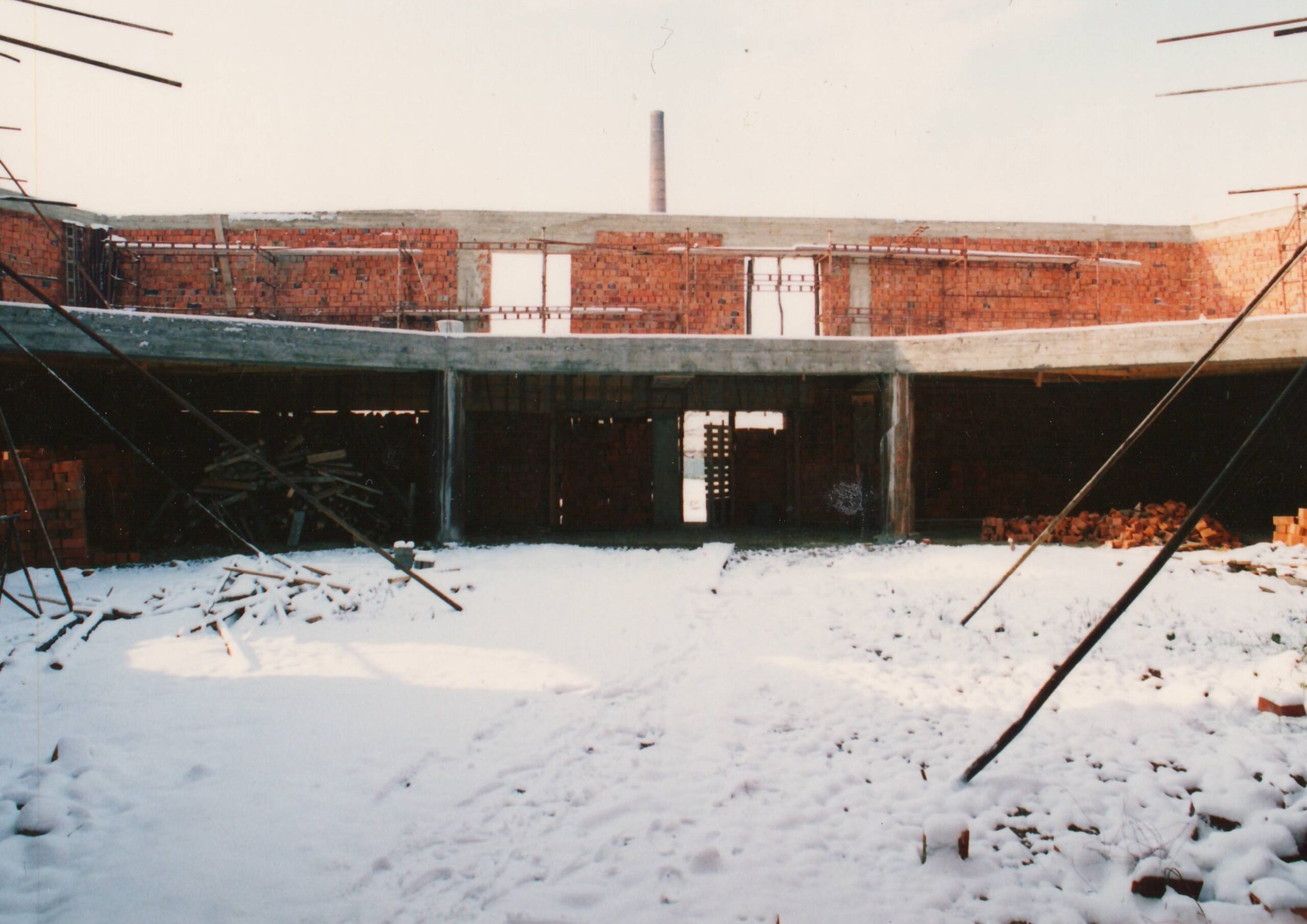 V 2a - Začiatok výstavby hl. chrámovej lode a veže 1992